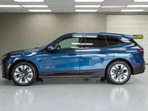 Used 2024 BMW iX xDrive50 w/ Premium Package image 4