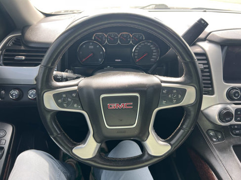 Used 2016 GMC Yukon XL SLT image 17