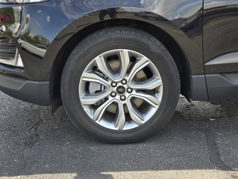 Used 2024 Ford Edge Titanium image 12