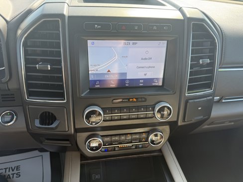Used 2021 Ford Expedition Limited image 7