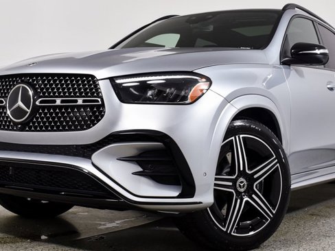 New 2026 Mercedes-Benz GLE 580 4MATIC image 3