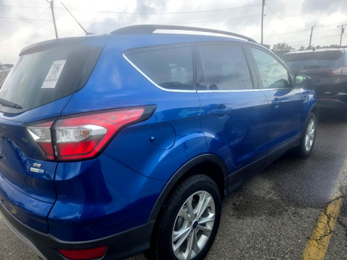 Used 2018 Ford Escape SE image 2