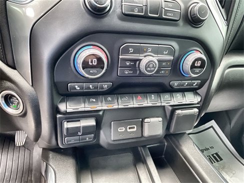 Used 2022 Chevrolet Silverado 1500 LTZ image 9