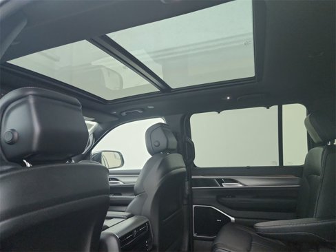 New 2025 Jeep Wagoneer Series III image 31