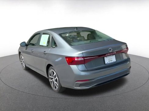 Used 2025 Volkswagen Jetta SE image 11
