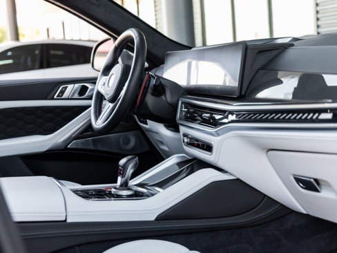 Used 2025 BMW X6 M Competition w/ Executive Package image 49
