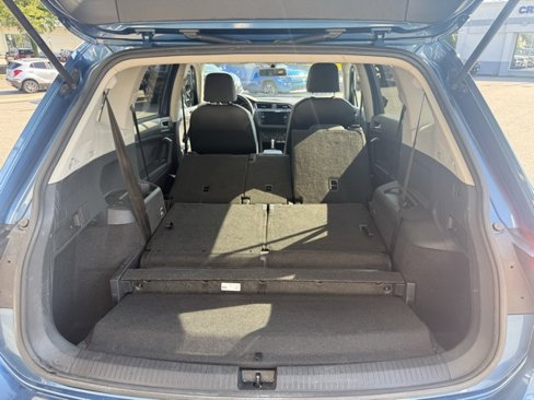 Used 2019 Volkswagen Tiguan SE image 34