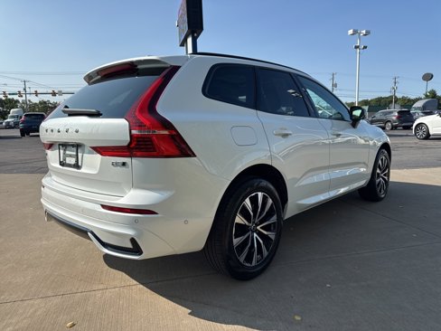 Certified 2025 Volvo XC60 B5 Plus image 5