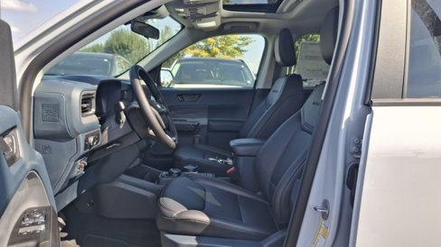 New 2025 Ford Maverick Lariat w/ Black Appearance Package image 6