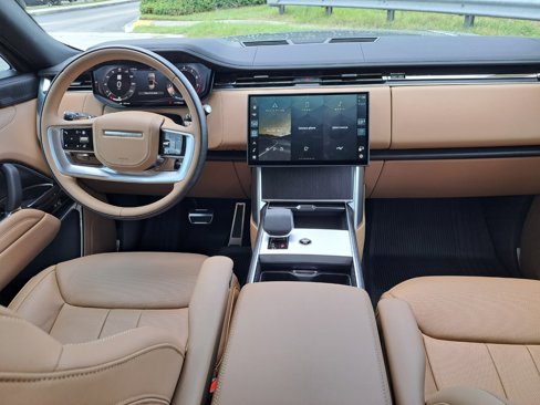 New 2025 Land Rover Range Rover SE image 4