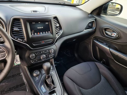 Used 2020 Jeep Cherokee Latitude image 8