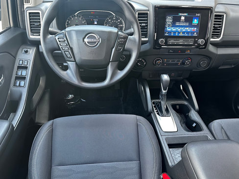 Used 2024 Nissan Frontier SV image 15