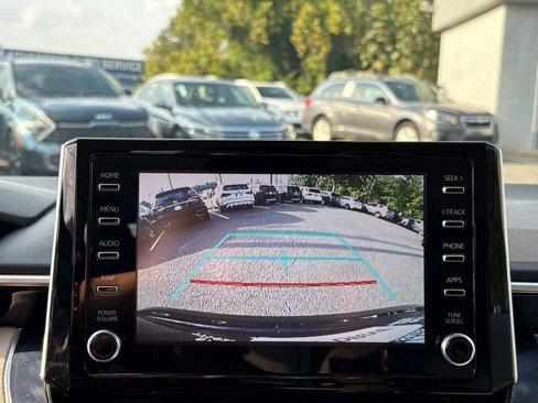 Used 2020 Toyota Corolla LE image 23