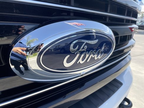 New 2025 Ford F250 Platinum w/ FX4 Off-Road Package image 31