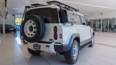 New 2024 Land Rover Defender 110 S image 7