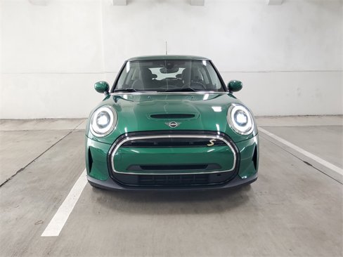 Certified 2024 MINI Cooper SE image 2