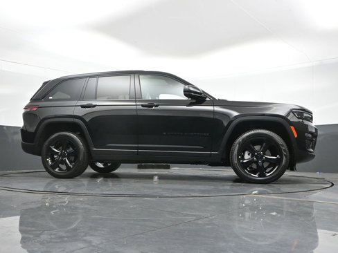 New 2025 Jeep Grand Cherokee Limited image 40