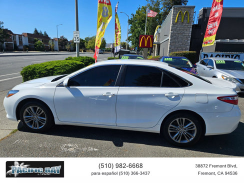 Used 2017 Toyota Camry SE image 4