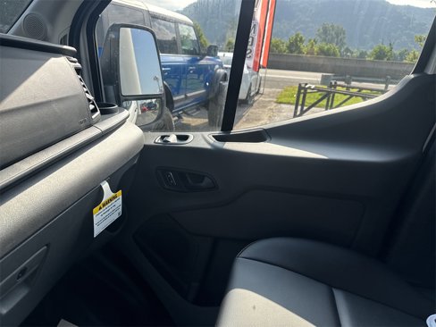 New 2025 Ford Transit 250 148 Medium Roof image 21