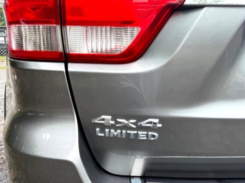 Used 2013 Jeep Grand Cherokee Limited w/ Trailer Tow Group IV image 18