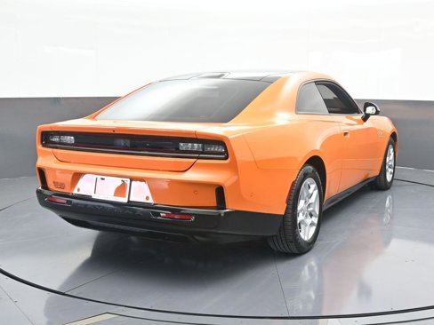 Used 2025 Dodge Charger R/T w/ Sun & Sound Package image 5