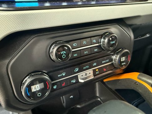 Used 2021 Ford Bronco Badlands image 26