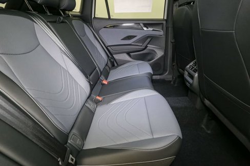 New 2025 Volkswagen Tiguan SE R-Line image 18