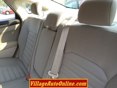 Used 2019 Ford Fusion SE image 25