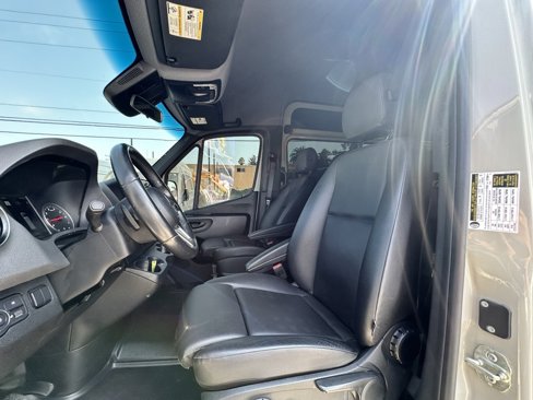 Used 2023 Mercedes-Benz Sprinter 2500 image 11