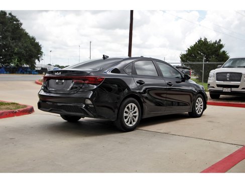 Used 2023 Kia Forte LX image 5