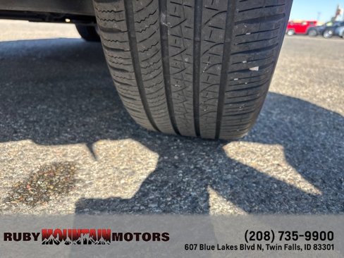 Used 2024 Volvo XC40 B5 Ultimate w/ Protection Package Premier image 9
