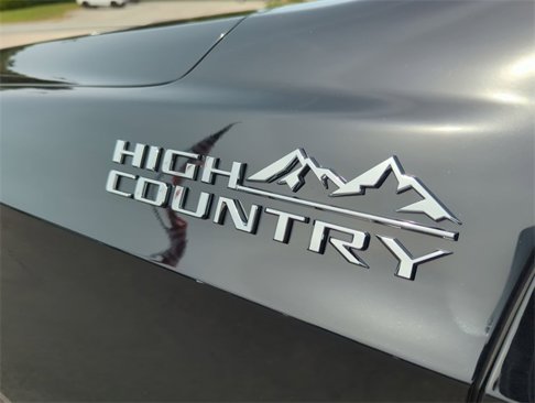 Certified 2025 Chevrolet Suburban High Country w/ Sun And Tow Package image 32