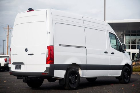 Used 2025 Mercedes-Benz Sprinter 2500 image 11