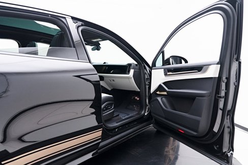Used 2025 Porsche Cayenne GTS image 30