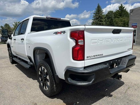 Used 2020 Chevrolet Silverado 2500 Custom w/ Custom Value Package image 9