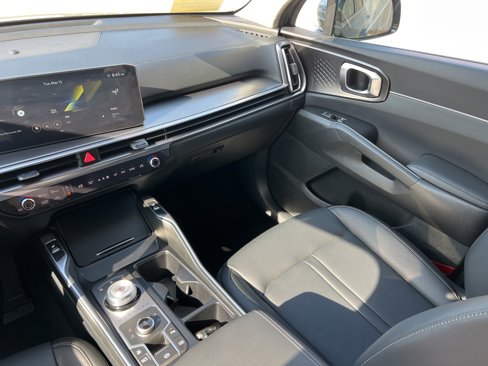 Certified 2025 Kia Sorento EX image 22