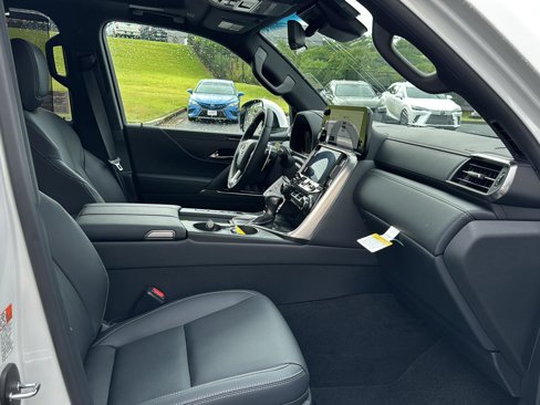 New 2025 Lexus LX 600 4WD w/ Luxury Package image 10