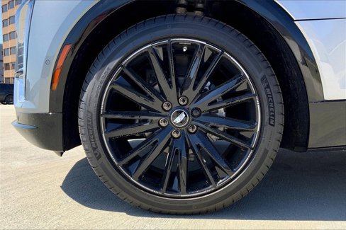 Used 2025 Cadillac Lyriq Luxury image 13