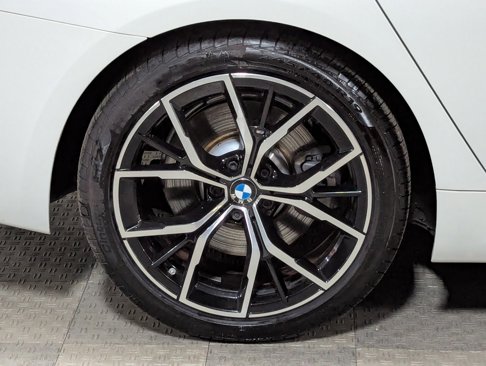 Used 2022 BMW 540i xDrive w/ M Sport Package image 10