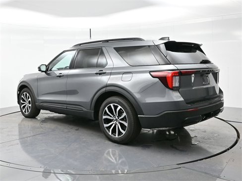 Used 2025 Ford Explorer ST-Line w/ Premium Package image 5