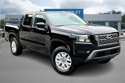 Used 2023 Nissan Frontier SV image 3