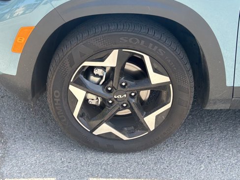 Used 2025 Kia Seltos EX w/ EX Sunroof Package image 11