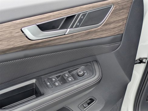 New 2025 Volkswagen Atlas SEL image 11