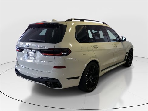 New 2026 BMW X7 M60i w/ Executive Package image 3