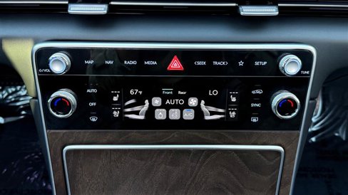 Used 2025 Genesis GV80 3.5T Prestige image 26