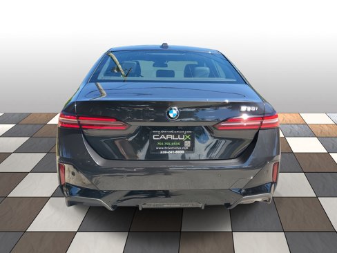 Used 2025 BMW 530i image 5
