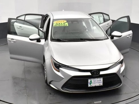 Used 2024 Toyota Corolla LE image 10