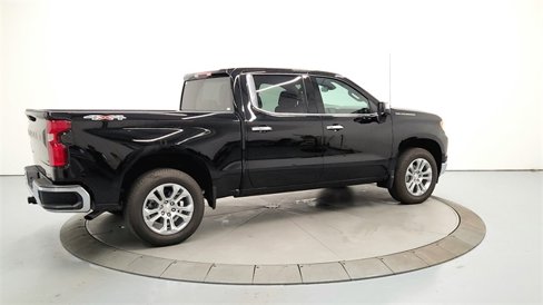 Used 2025 Chevrolet Silverado 1500 LTZ image 8