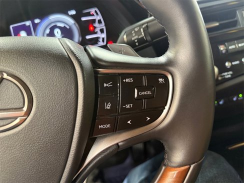 Used 2024 Lexus ES 300h image 41