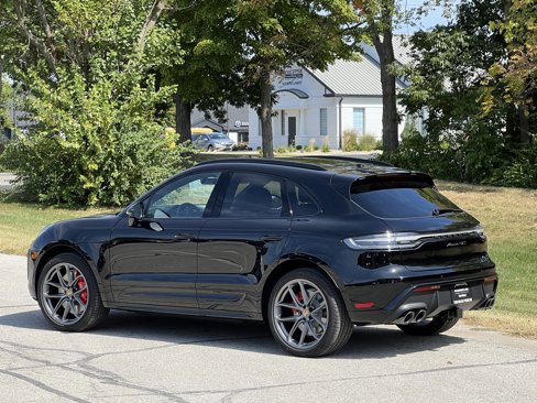 New 2026 Porsche Macan GTS image 3